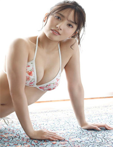 《夏目ナナ》
