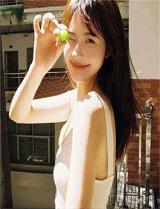 《美女拉开腿让男生桶到爽》